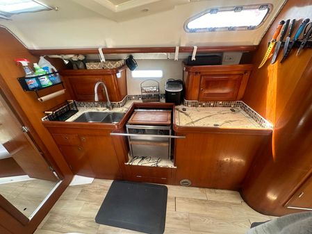 Beneteau 393 image