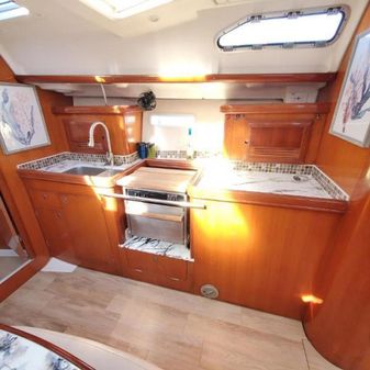 Beneteau 393 image