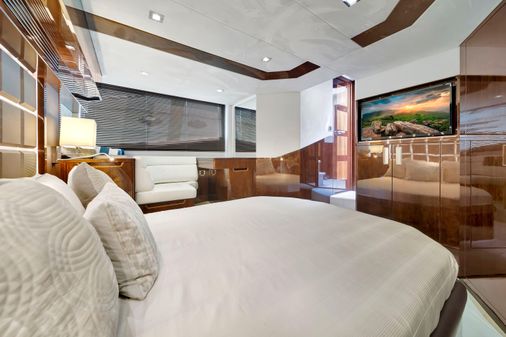 Galeon 500 Fly image