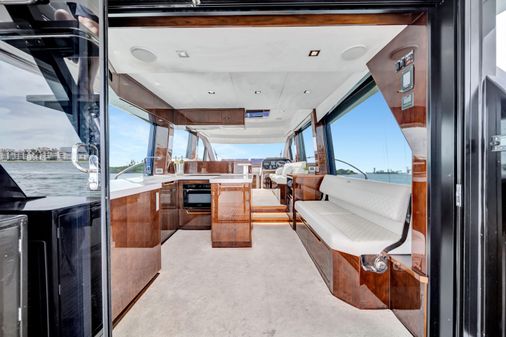 Galeon 500 Fly image