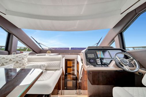 Galeon 500 Fly image