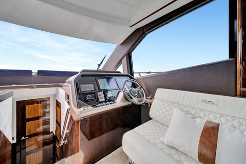 Galeon 500 Fly image