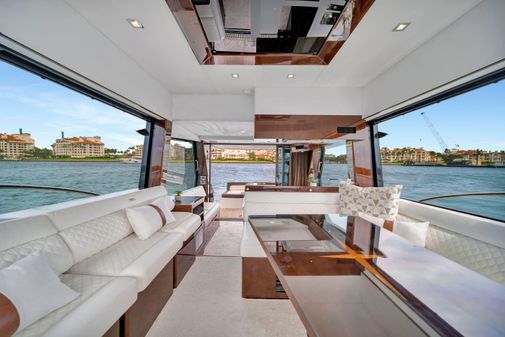 Galeon 500 Fly image