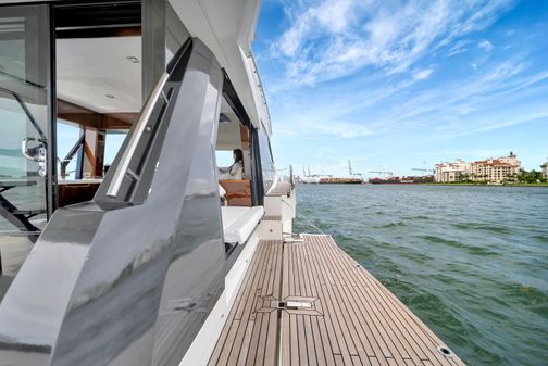 Galeon 500 Fly image