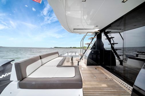 Galeon 500 Fly image