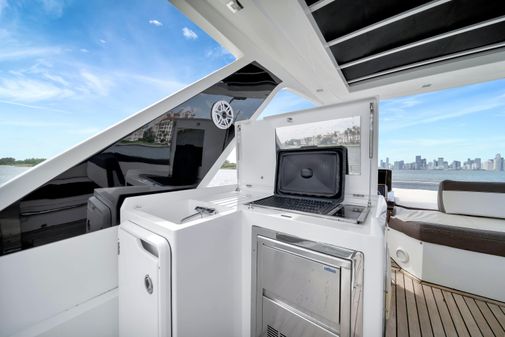 Galeon 500 Fly image