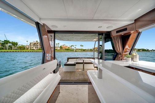 Galeon 500 Fly image