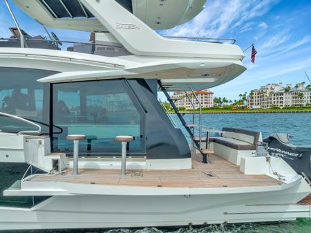 Galeon 500 Fly image