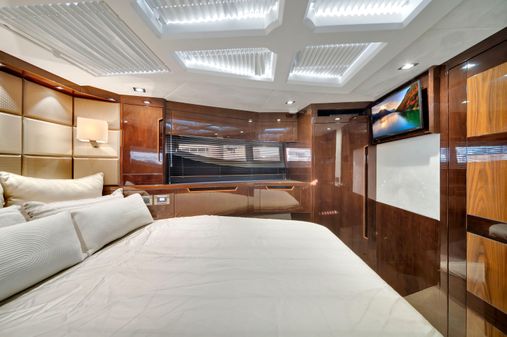 Galeon 500 Fly image