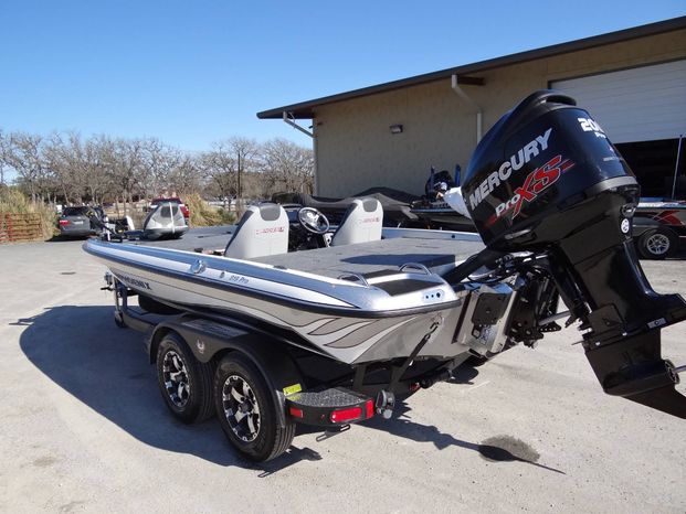 2018 Phoenix 819 Pro Boerne, Texas - Boerne Marine