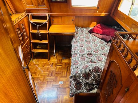 Hershine AFT-CABIN image