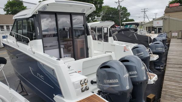 Jeanneau NC 895 Weekender image