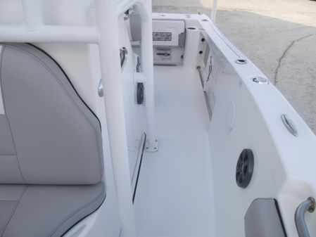 Sea-pro 219-CENTER-CONSOLE image