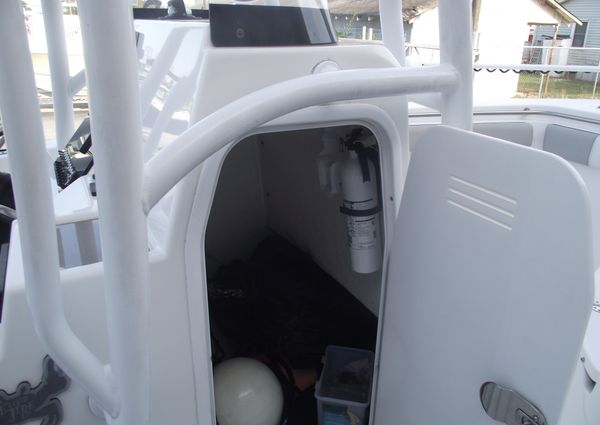 Sea-pro 219-CENTER-CONSOLE image