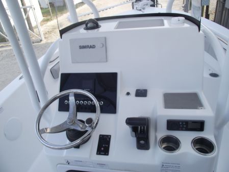 Sea-pro 219-CENTER-CONSOLE image