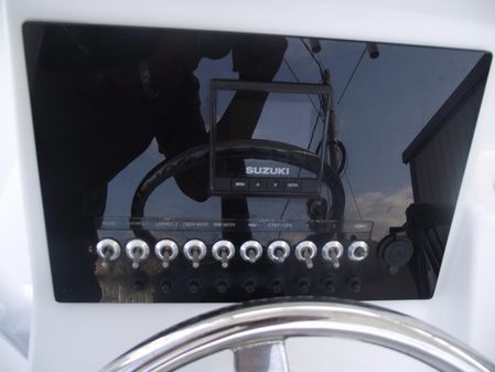 Sea-pro 219-CENTER-CONSOLE image