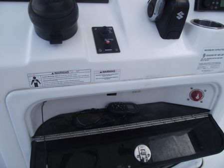 Sea-pro 219-CENTER-CONSOLE image