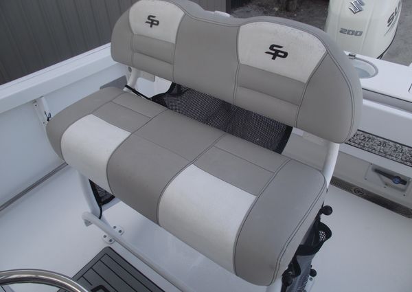 Sea-pro 219-CENTER-CONSOLE image