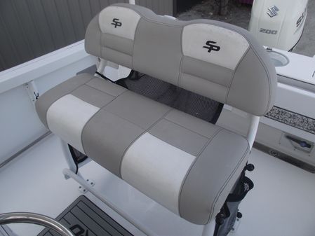 Sea-pro 219-CENTER-CONSOLE image