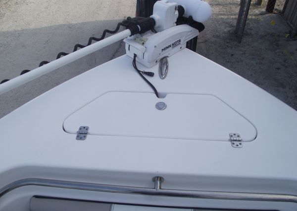 Sea-pro 219-CENTER-CONSOLE image