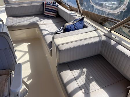 Mainship 400 Trawler image
