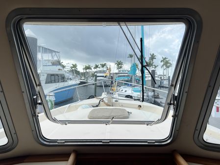 Mainship 400 Trawler image