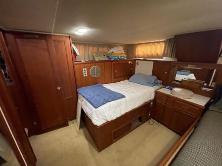 Uniflite Aft Cabin image