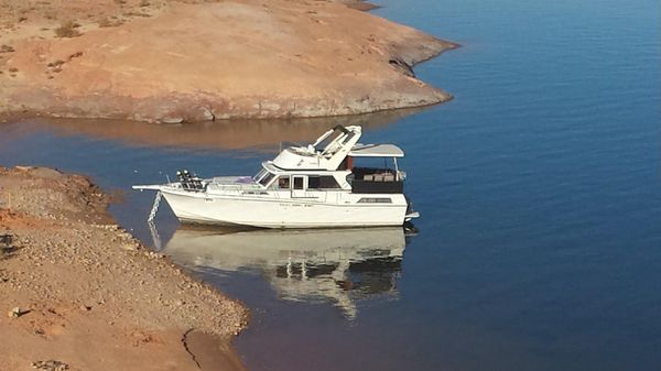 Uniflite Aft Cabin image