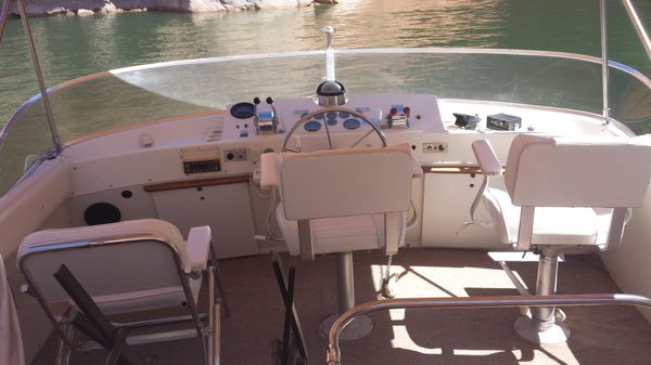 Uniflite Aft Cabin image