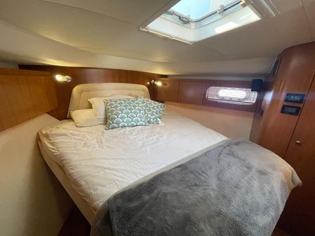 Tiara Yachts 4400 Sovran image