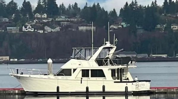 Offshore Yachts 52 Sedan 