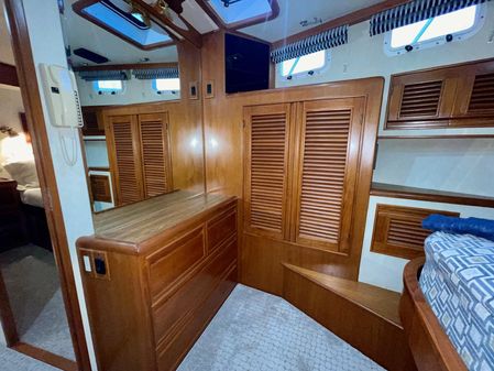 Offshore Yachts 52 Sedan image
