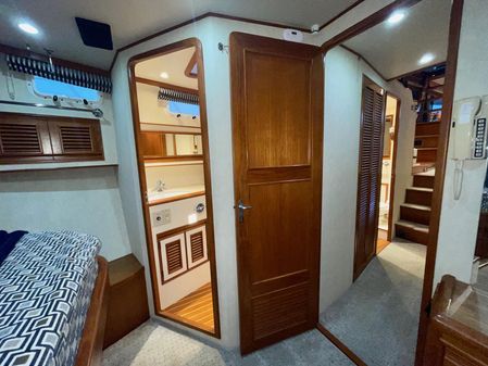 Offshore Yachts 52 Sedan image