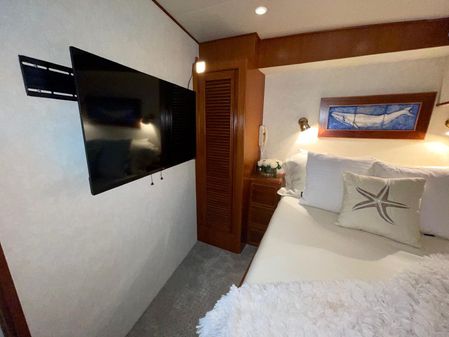 Offshore Yachts 52 Sedan image