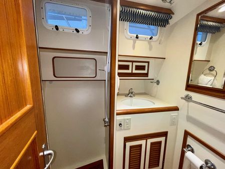 Offshore Yachts 52 Sedan image