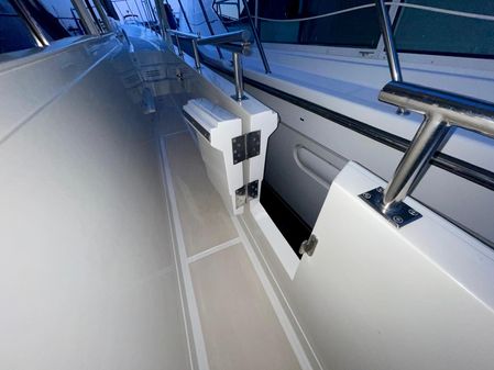 Offshore Yachts 52 Sedan image