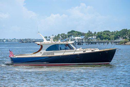 Hinckley Talaria 43 Motoryacht image