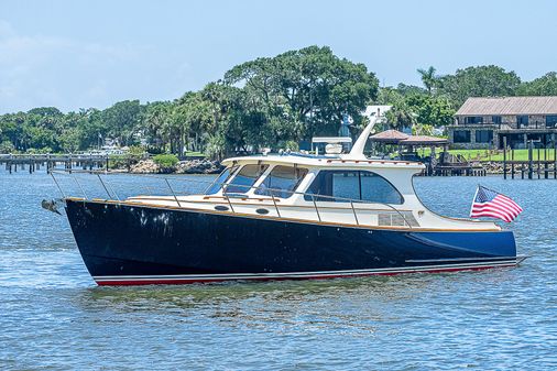 Hinckley Talaria 43 Motoryacht image