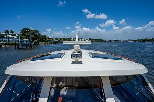 Hinckley Talaria 43 Motoryacht image