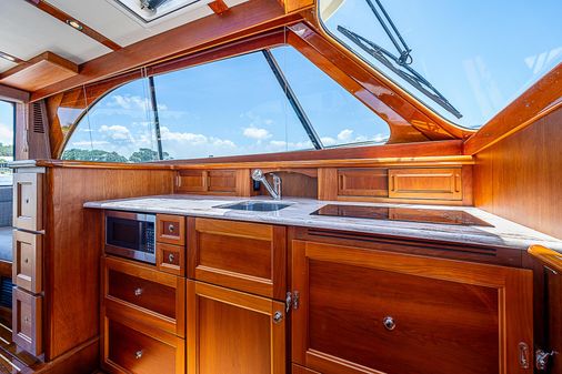 Hinckley Talaria 43 Motoryacht image