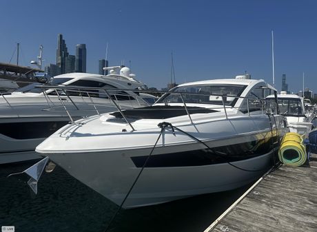 Cruisers Yachts 390 Express image