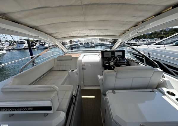 Cruisers Yachts 390 Express image