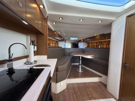 Cruisers Yachts 390 Express image