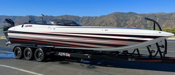 Daves Custom Boats M28R image