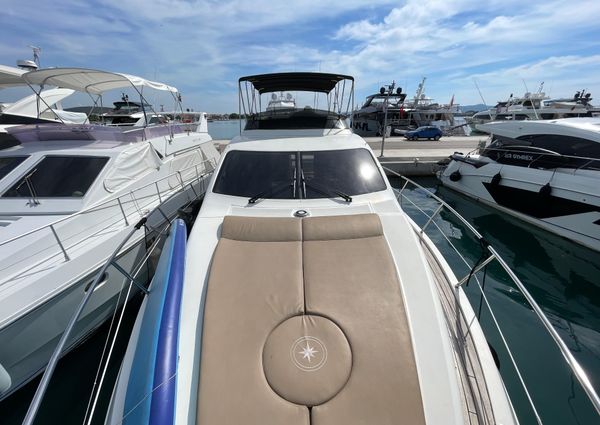 Azimut 46 image