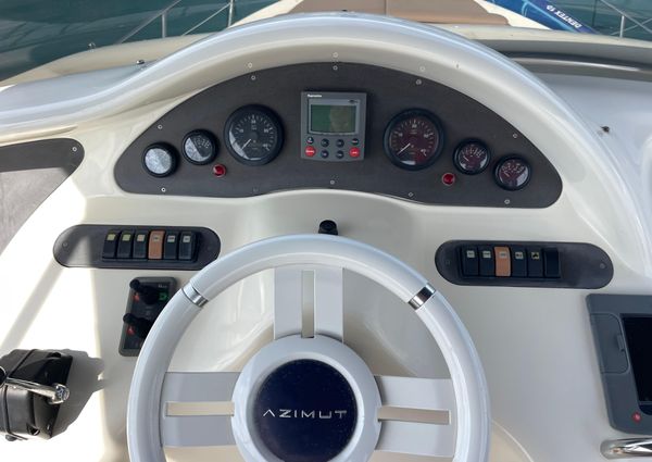 Azimut 46 image