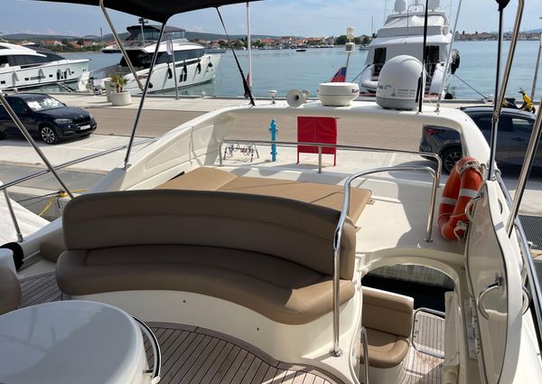 Azimut 46 image