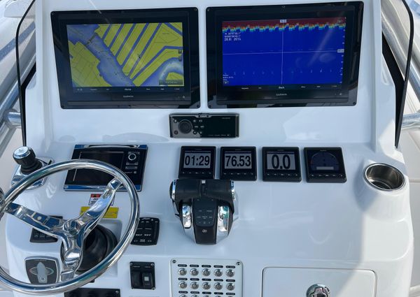 Intrepid 400 Center Console image