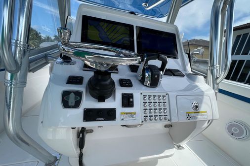 Intrepid 400 Center Console image