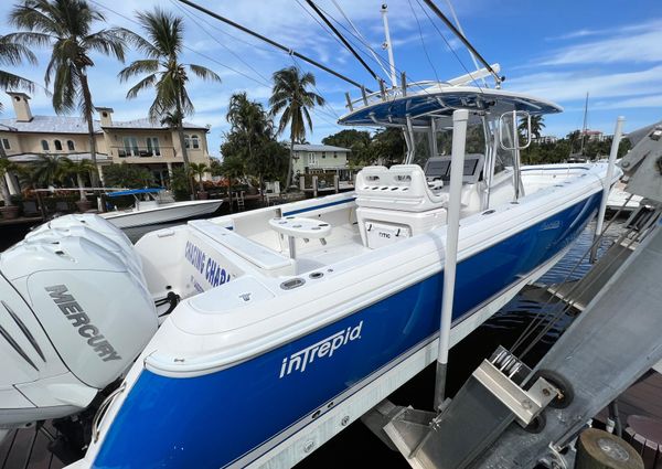 Intrepid 400 Center Console image